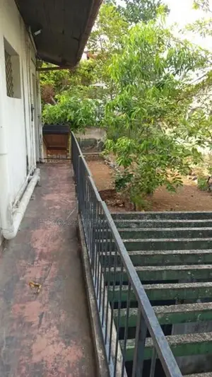 HMS061 - House and A Land for Sale in Battaramulla