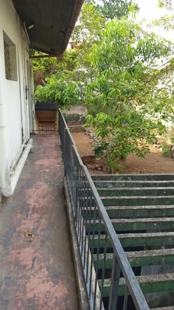 HMS061 - House and A Land for Sale in Battaramulla