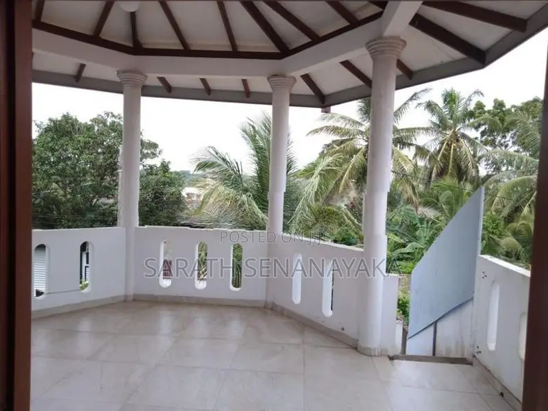 Upstairs House for Rent in Panadura