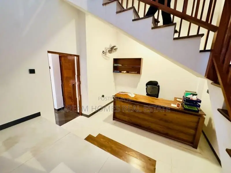 Luxurious 3-Storey Modern Home for Sale – Heart of Wellawatte