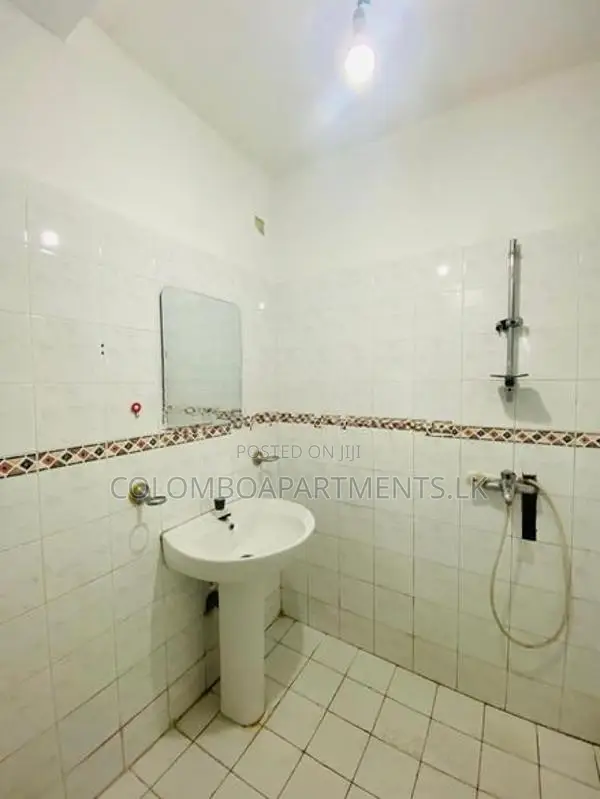 Short-Term Rental Apartment in Wellawatta (Code: CSH102)
