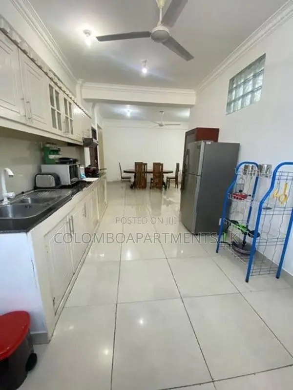 Furnished Apartment for Short-Term Rental in Colombo-05. (CSMP201)