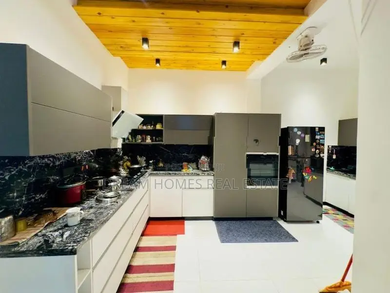 Luxurious 3-Storey Modern Home for Sale – Heart of Wellawatte