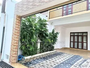 Luxury Three-Story Family House for Sale – Prime Maharagama