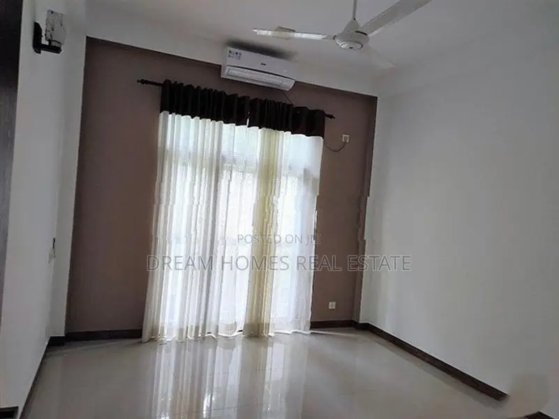 Luxury Three-Story Family House for Sale – Prime Maharagama