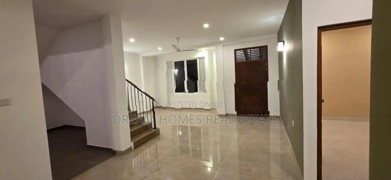 Brand New Luxury 5 Bedroom House for Rent – Habarakada