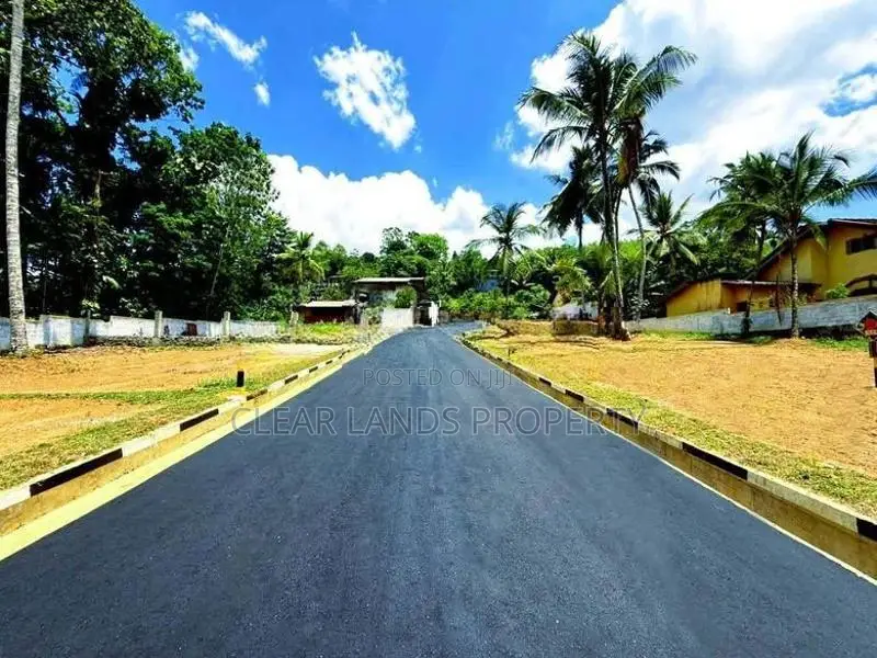 supper Residential land for sale in padukka town