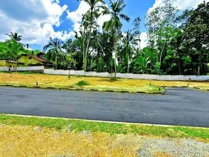 supper Residential land for sale in padukka town