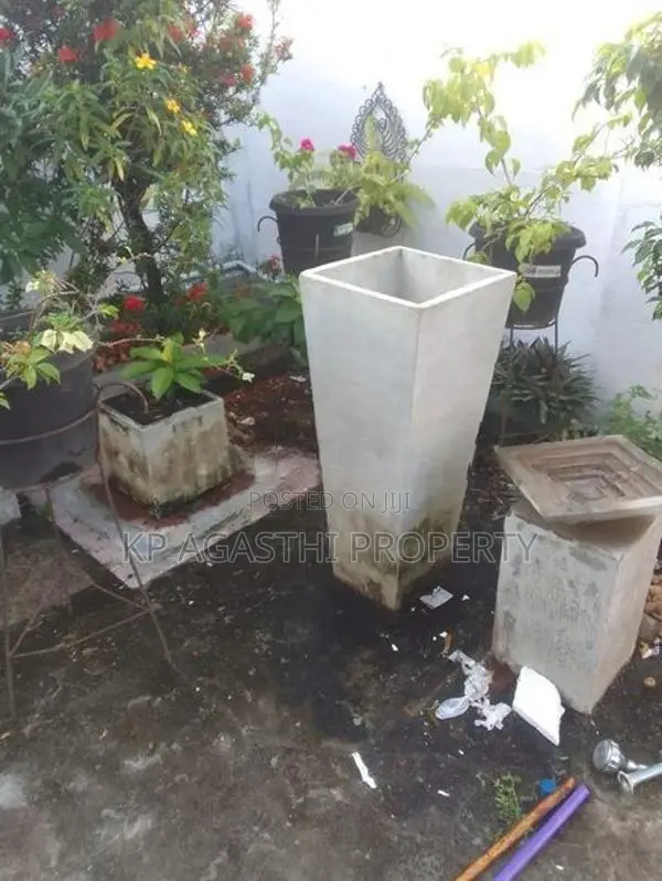 Park Road Super Land with House for Sale Colombo 5
