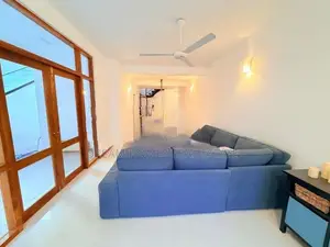 Spacious Luxury Home with Garden for Rent in Pelawatte
