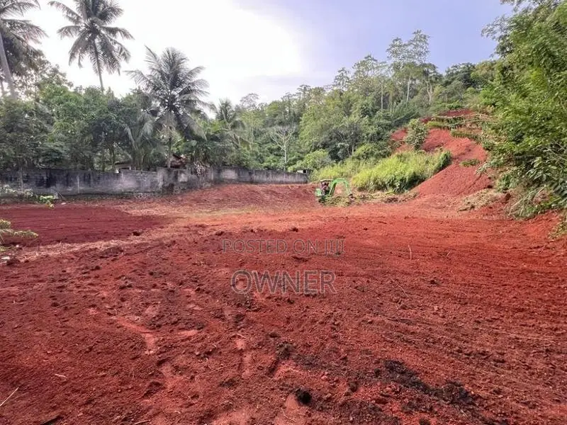 කුරුණෑගල – මීගමුව ප්‍රධාන මාර්ගය ආසන්නව වටිනා ව්‍යාපාරික ඉඩමක් විකිනීම