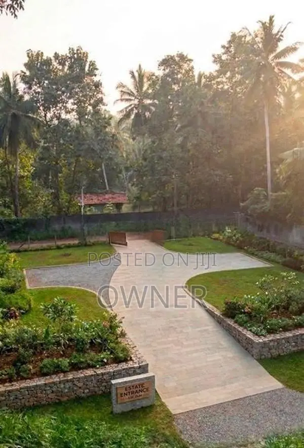 කුරුණෑගල – මීගමුව ප්‍රධාන මාර්ගය ආසන්නව වටිනා ව්‍යාපාරික ඉඩමක් විකිනීම