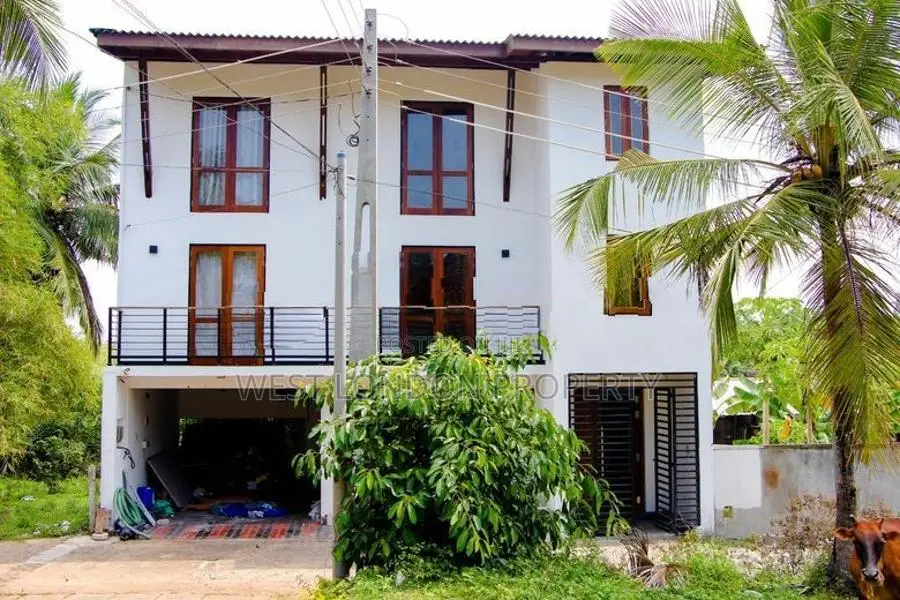 Close to Panadura Town House