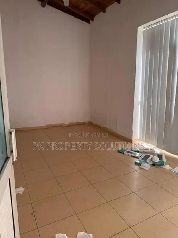 Commercial Property for Rent in Colombo 08 (file Number 25 A)