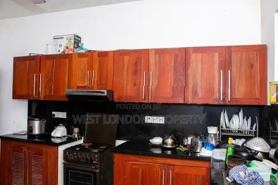 Close to Panadura Town House