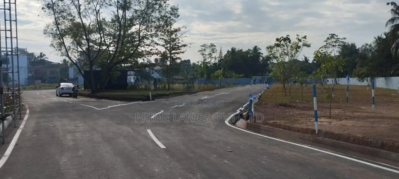 වත්තලට කිරිබත්ගොඩට මැදිව බිම්කොටස්