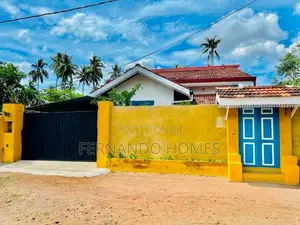 Exclusive Built Antique Type House For Sale In Negombo Katuwapitiya Ar