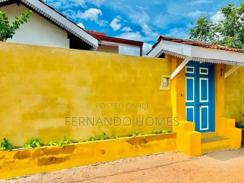 Exclusive Built Antique Type House For Sale In Negombo Katuwapitiya Ar