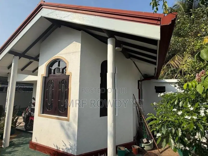 අගනා නිවසක් විකිණීමට – දුංගාල්පිටිය, මීගමුව