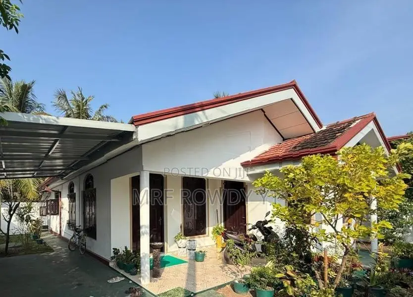 අගනා නිවසක් විකිණීමට – දුංගාල්පිටිය, මීගමුව