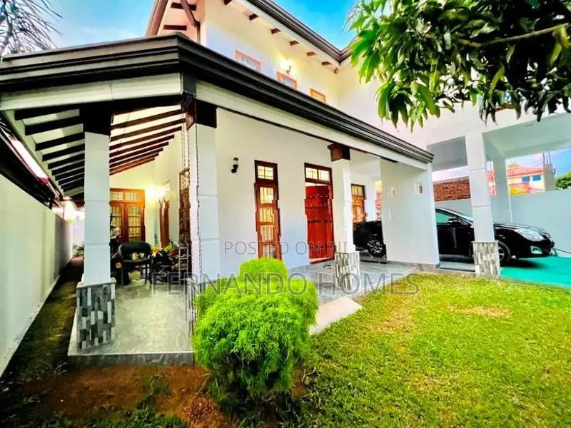 Spacious 700M To Bus Road Nice House For Sael In Negombo Daluwakotuwa