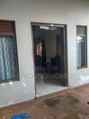 10 perches land with livable house for sale - woodland Mawatha , Dehiw