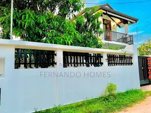 Spacious 700M To Bus Road Nice House For Sael In Negombo Daluwakotuwa