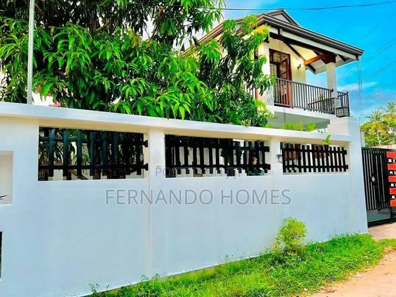 Spacious 700M To Bus Road Nice House For Sael In Negombo Daluwakotuwa