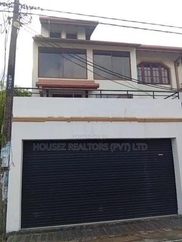 Two House Mirihana