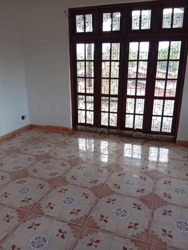 Two House Mirihana