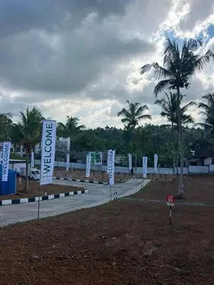 කහතුඩුව අධිවේගී මාර්ගය අසලින්ම නේවාසික බිම් කොටසක්