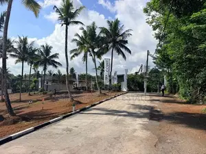 කහතුඩුව අධිවේගී මාර්ගය අසලින්ම නේවාසික බිම් කොටසක්