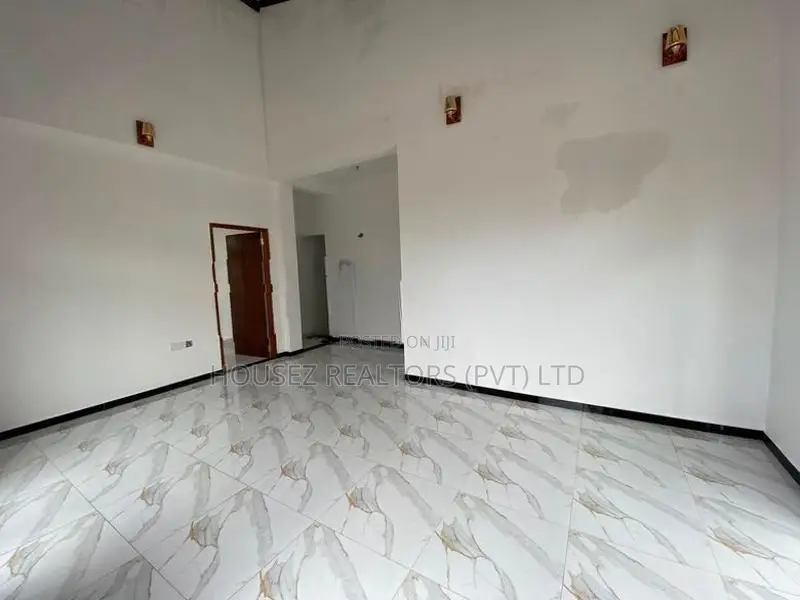 Commercial Building for Sale – Moratuwa