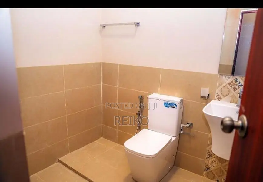 High Residential Area House with 5 Rooms 4 Bath Brand New Kotahena