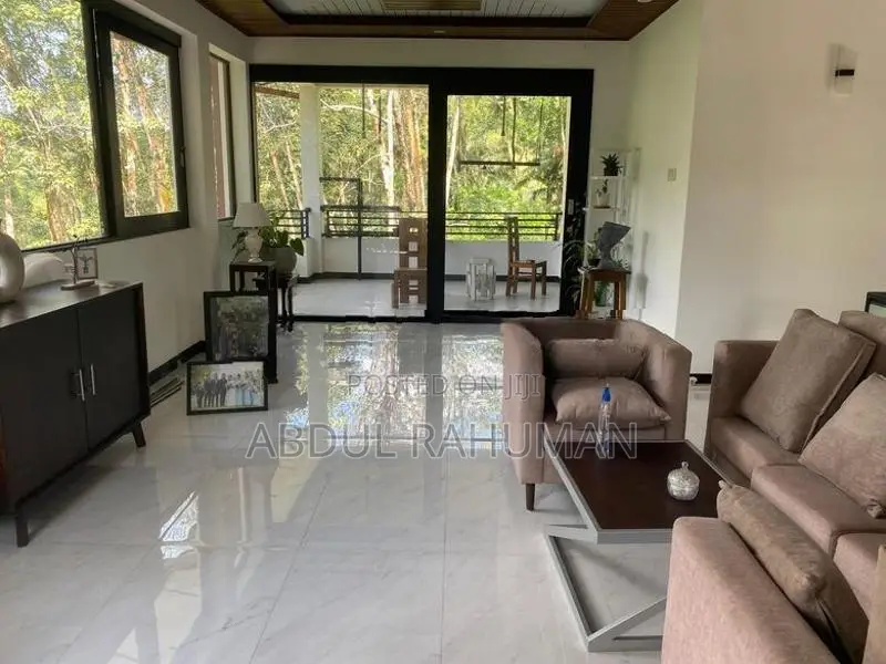 Battaramulla Fully Furnished Luxurious 2 Story Single 4 Rooms No Pets