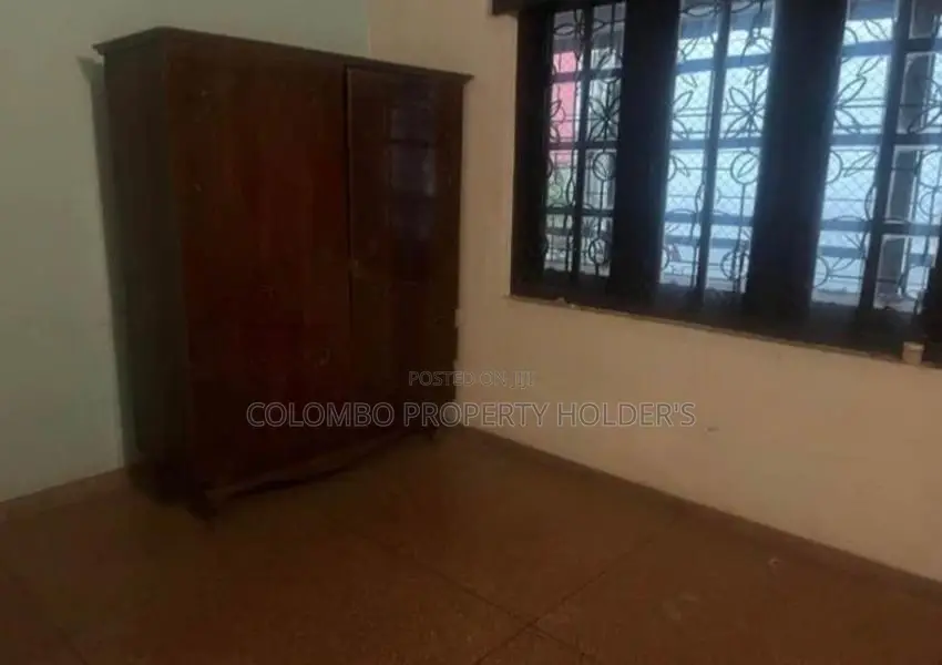 Upstairs House Rent in Dehiwala