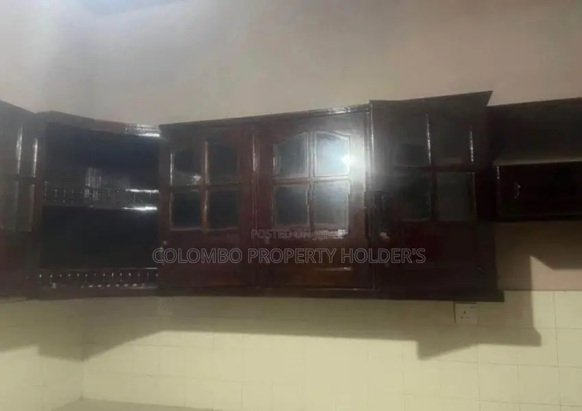 Upstairs House Rent in Dehiwala