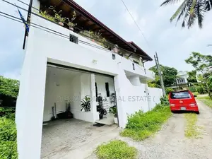 Modern 3-Bedroom House for Sale – Maharagama Temple Road
