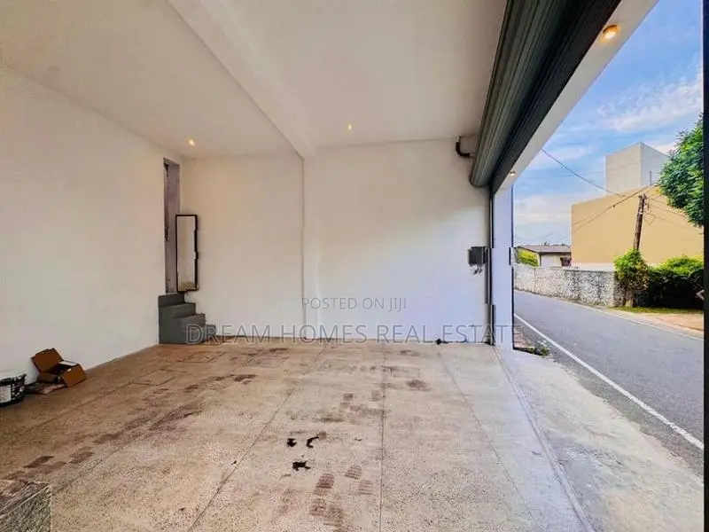 Elegant Luxury Living in Thalawathugoda – Kalalgoda