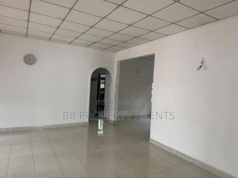 Single Storey House for Sale in Thalawathugoda