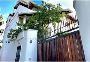 Exclusive Luxury Residence with Pool – Nugegoda