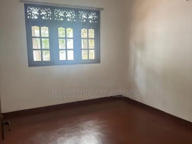 Single Storey House for Sale in Thalawathugoda