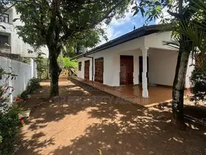 Single Storey House for Sale in Thalawathugoda
