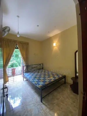 Rooms for Rent Ladies Pilimathalawa