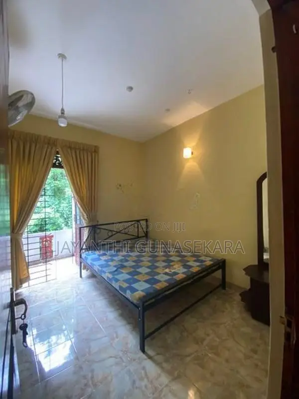 Rooms for Rent Ladies Pilimathalawa