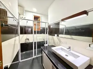 Family Home for Sale in Talawatugoda | 4,800 Sq.Ft.