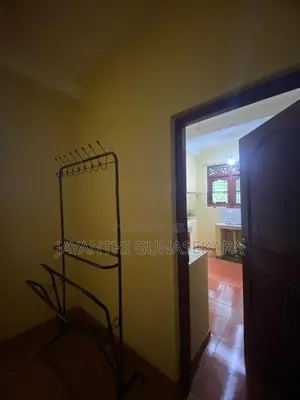 Rooms for Rent Ladies Pilimathalawa