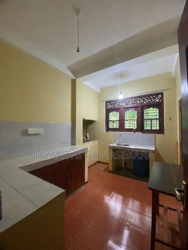 Rooms for Rent Ladies Pilimathalawa