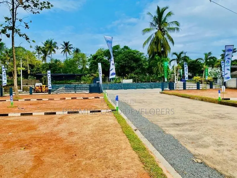 Beach එකටත් Galle Road සමීප බිමිකොටස් පානදුර,වාද්දුව මැදිව H37