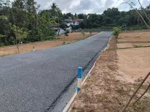 කලුතර බිම් කොටස්